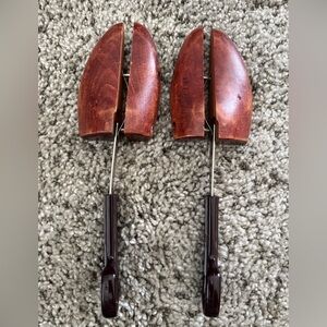 VINTAGE PAIR OF BROCKTON ADJUSTABLE WOOD SHOE TREE FORM  STRETCHERS CHERRY